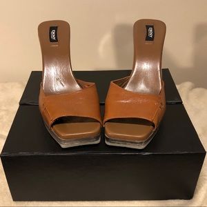 DKNY Women’s leather cognac clear wedge sandal 10